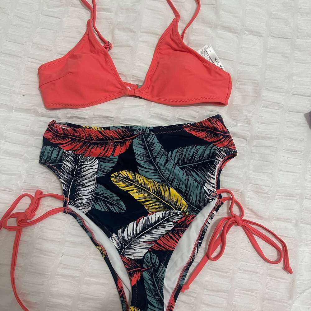 Cupshe Coral and Tropical Print Bikini